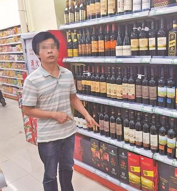 兩名男子重操舊業(yè) 超市實(shí)施盜竊