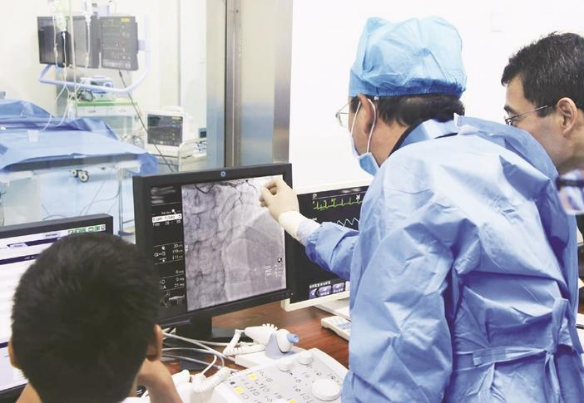 一個“孔”就能解決“開胸”恐懼 讓“腫瘤先生”不再橫行霸道