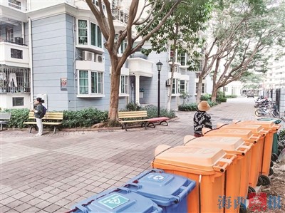 垃圾投放點離樓棟僅5米 調整位置還需業主大會通過