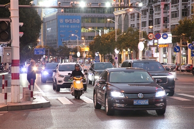自覺杜絕各種駕駛陋習 讓城市變得更加安全、文明